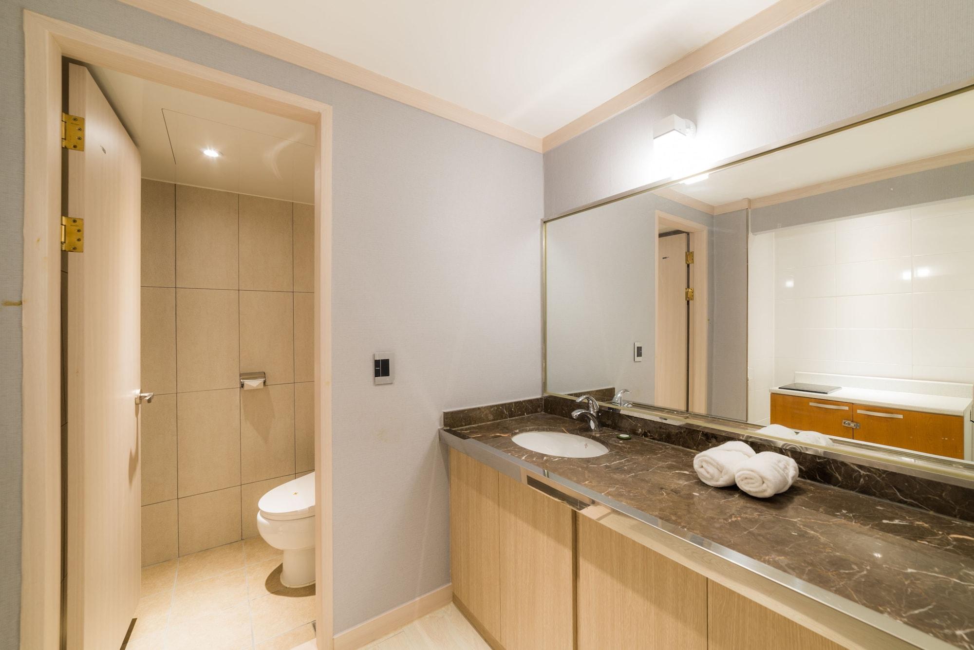 Reborn Suwon Silkroad Hotel Esterno foto