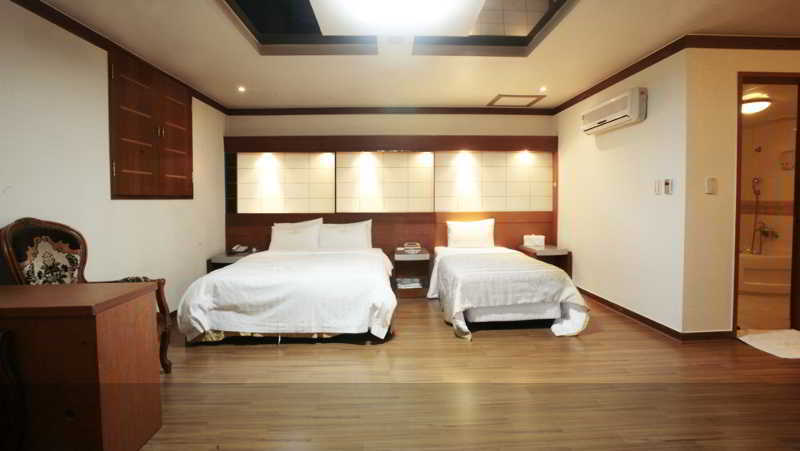 Reborn Suwon Silkroad Hotel Esterno foto