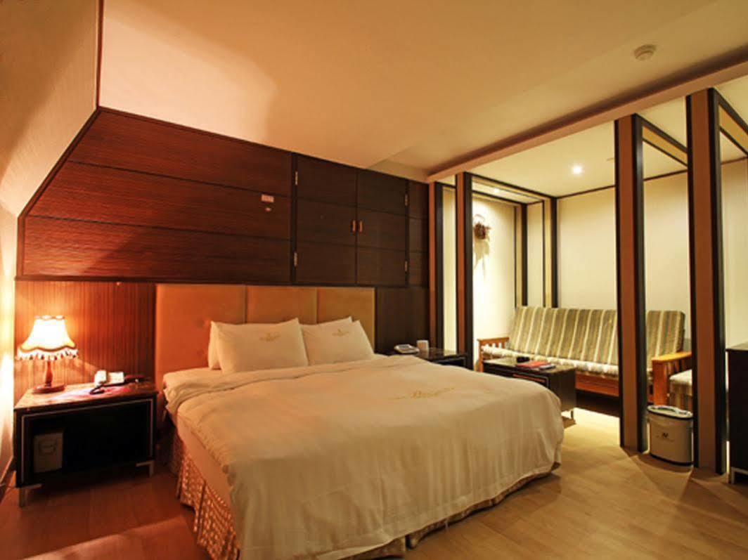 Reborn Suwon Silkroad Hotel Esterno foto