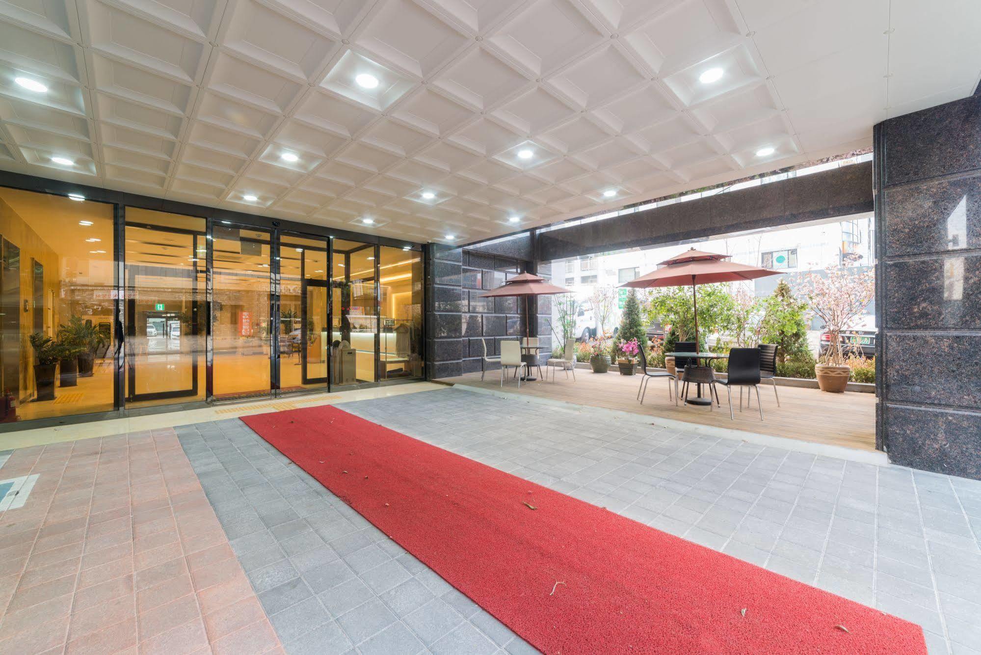 Reborn Suwon Silkroad Hotel Esterno foto