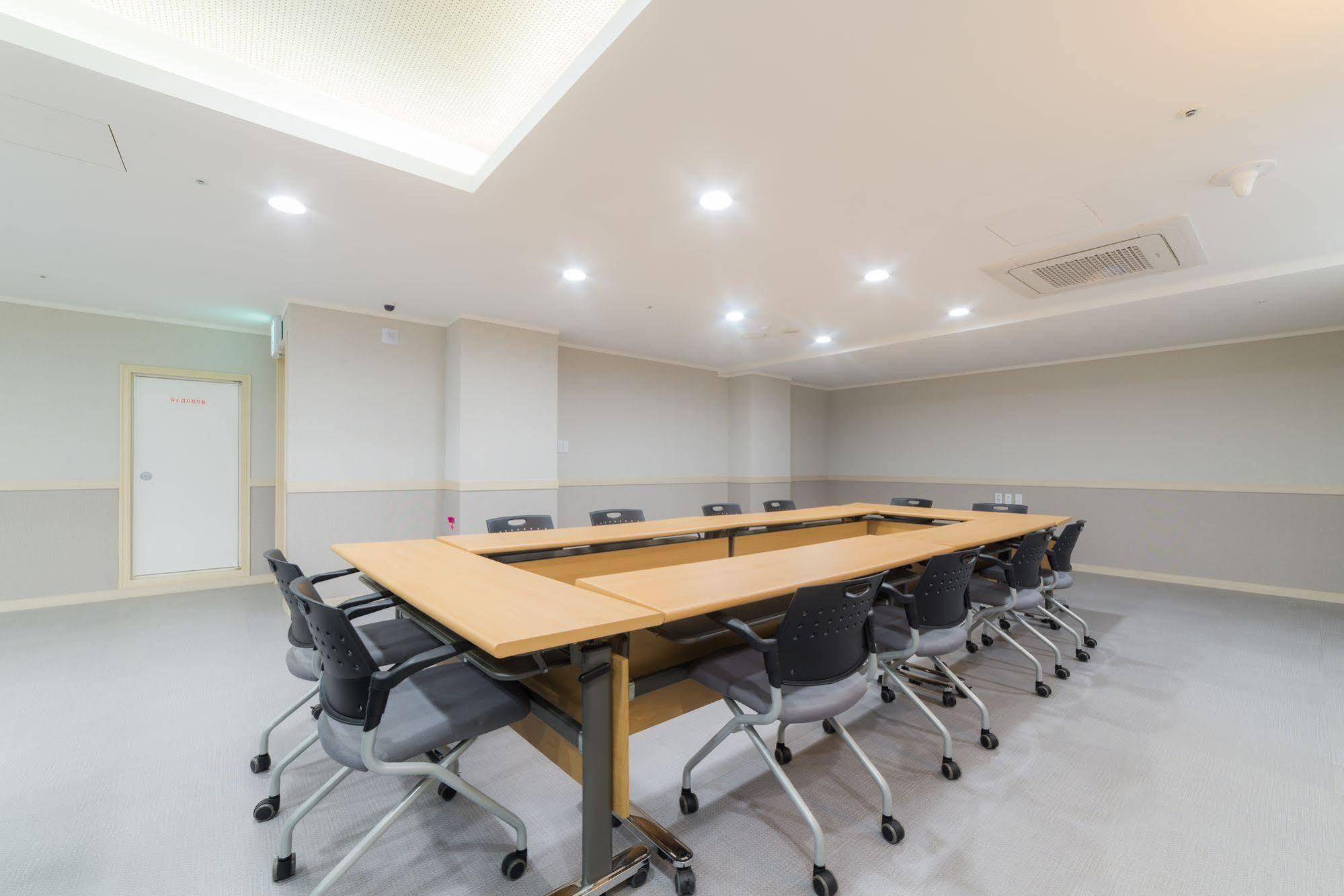 Reborn Suwon Silkroad Hotel Esterno foto