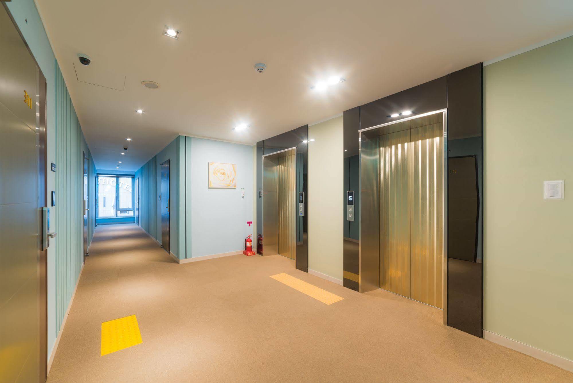 Reborn Suwon Silkroad Hotel Esterno foto
