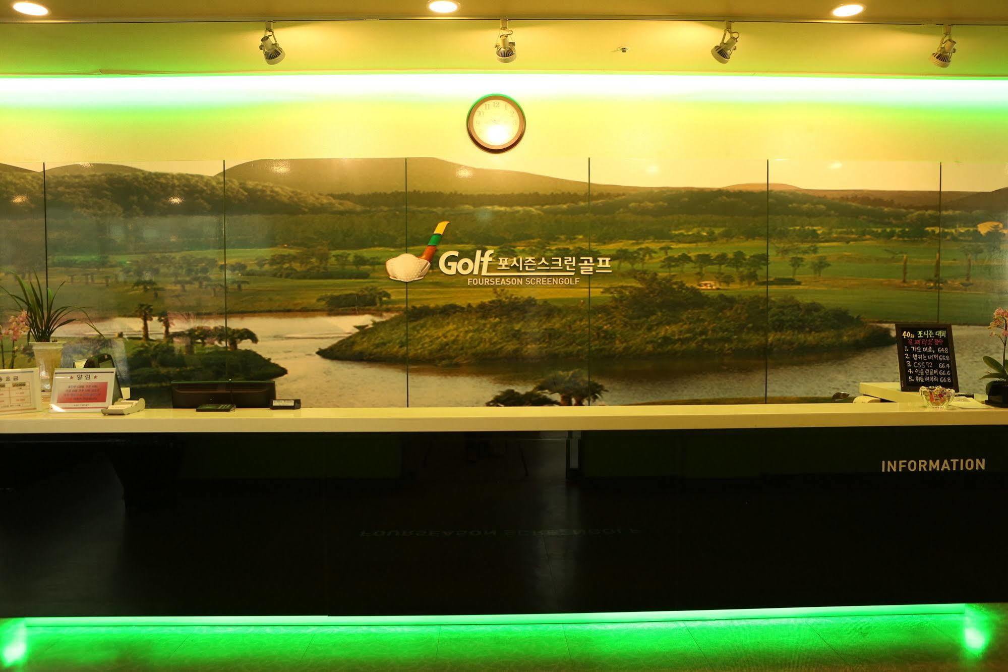 Reborn Suwon Silkroad Hotel Esterno foto